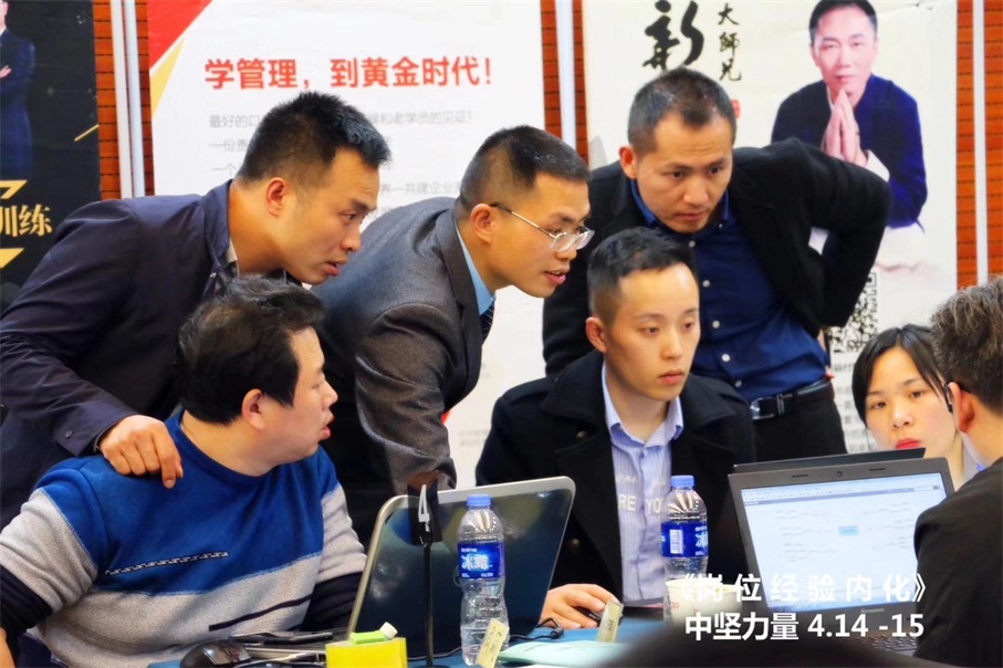 課程設(shè)計(jì)與開發(fā).jpg 課程設(shè)計(jì)與開發(fā).jpg