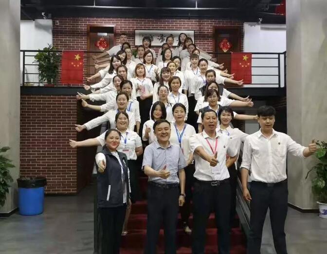 企業(yè)內(nèi)訓(xùn)-湖南中堅(jiān)力量.jpg 企業(yè)內(nèi)訓(xùn)-湖南中堅(jiān)力量.jpg